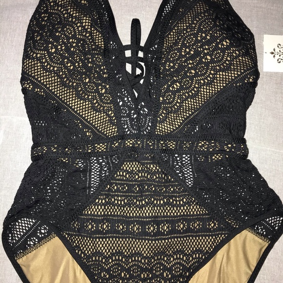 New Becca Keyhole Plunge One Piece Swimsuit Black - Picture 7 of 8